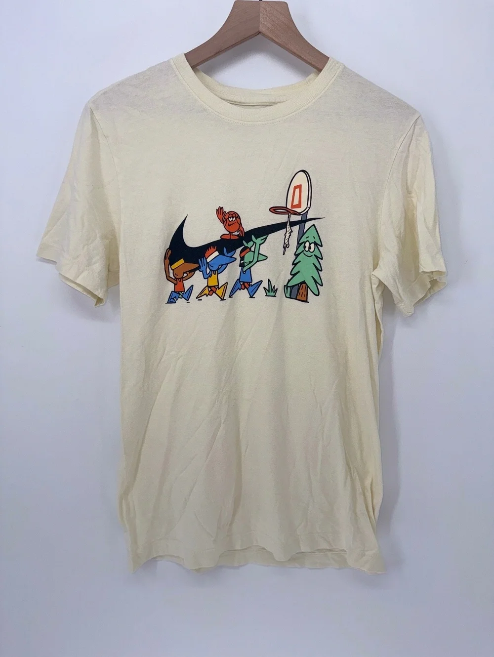 Nike The Nike Tee Graphic T-Shirt Cream Size Small